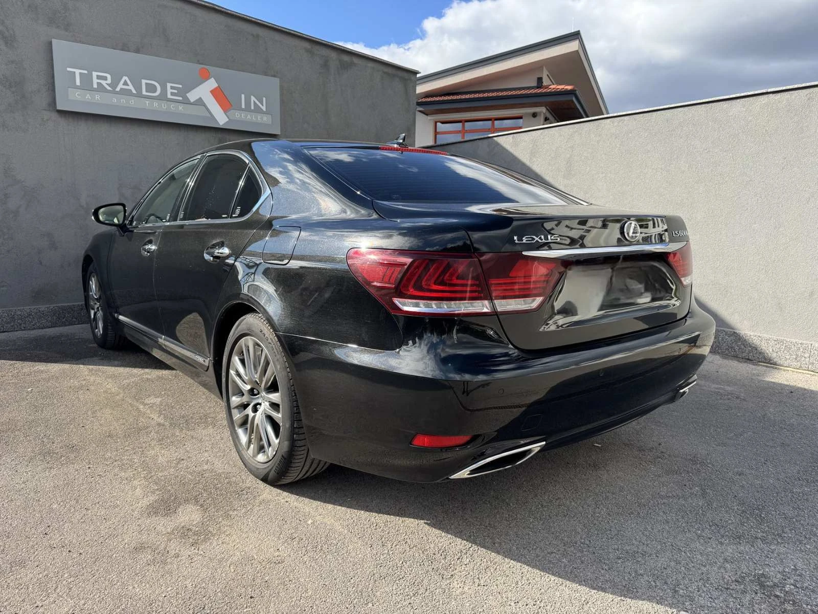 Lexus LS 600 h - изображение 6