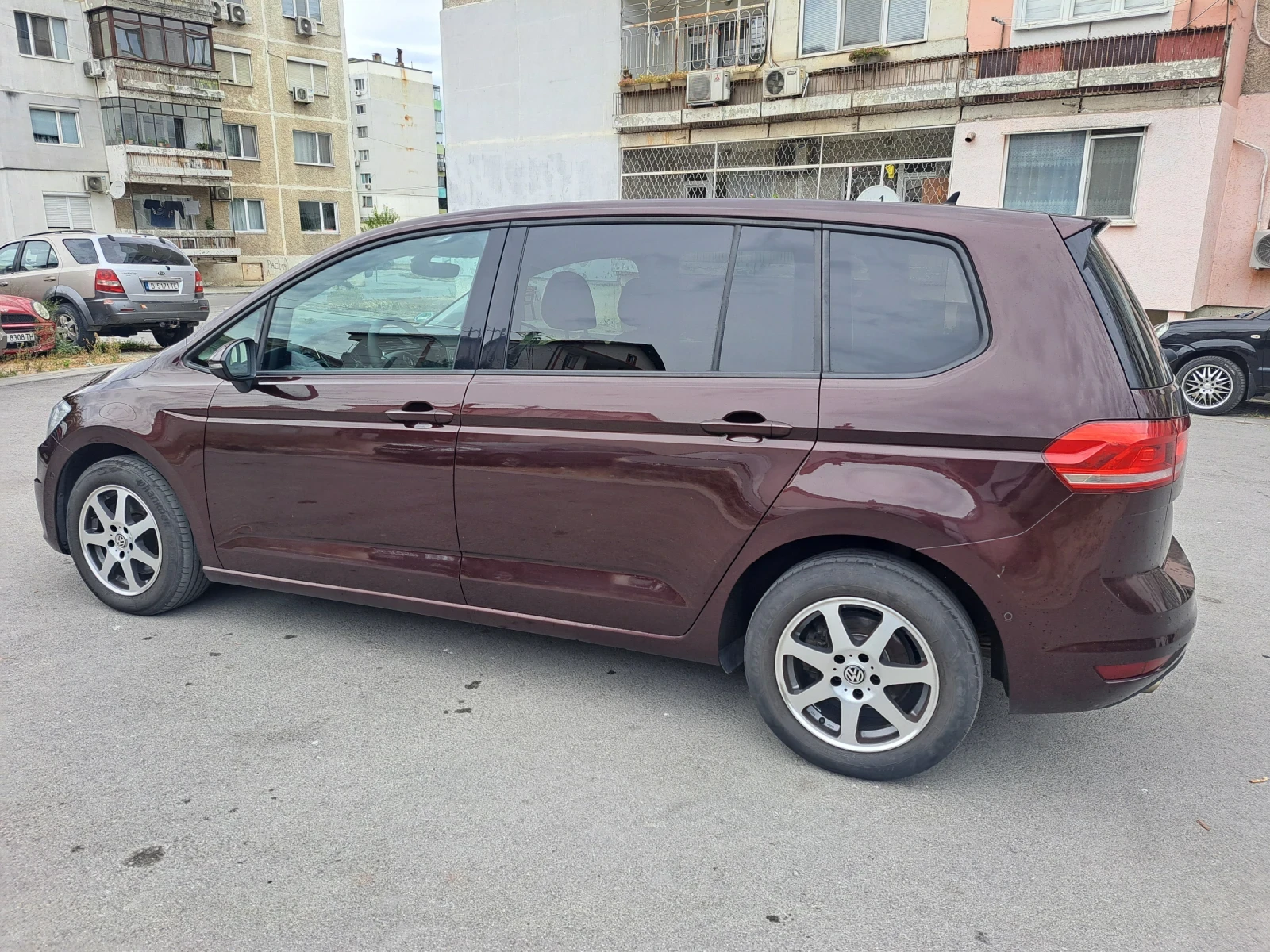 VW Touran 2.0TDI - изображение 4