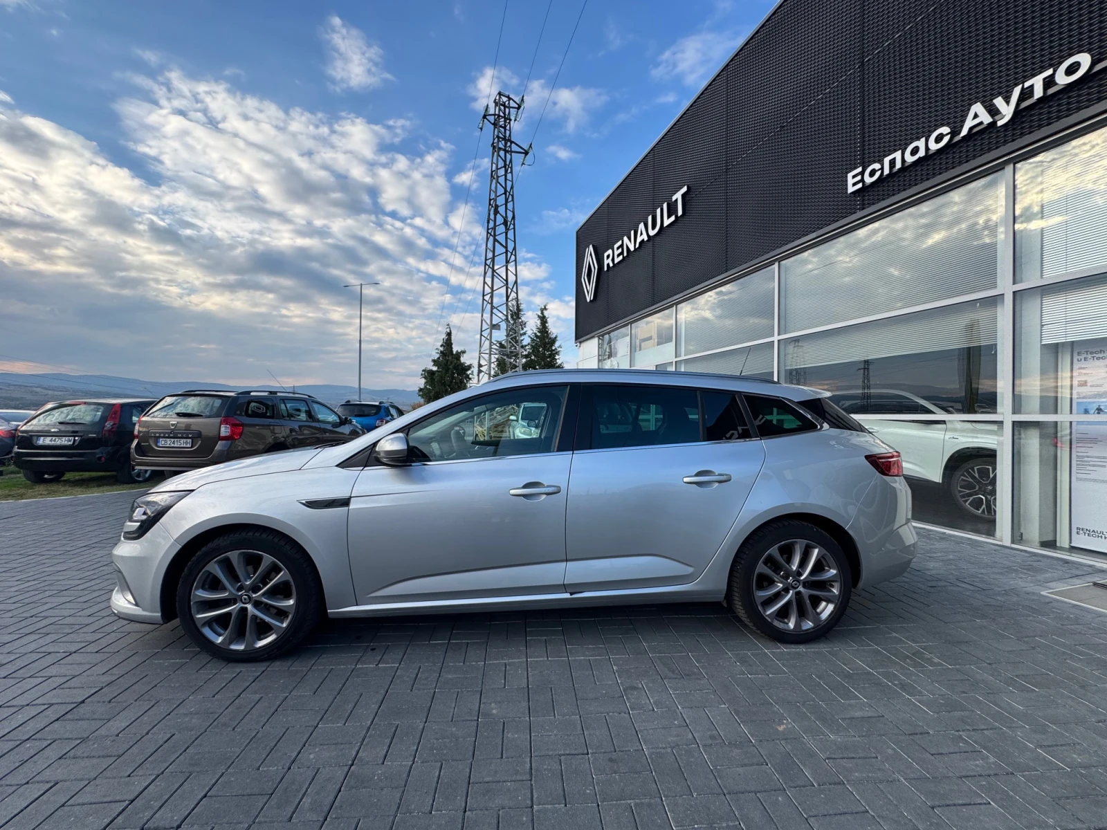 Renault Megane Grandtour 1.5 dCi 110к.с - изображение 7