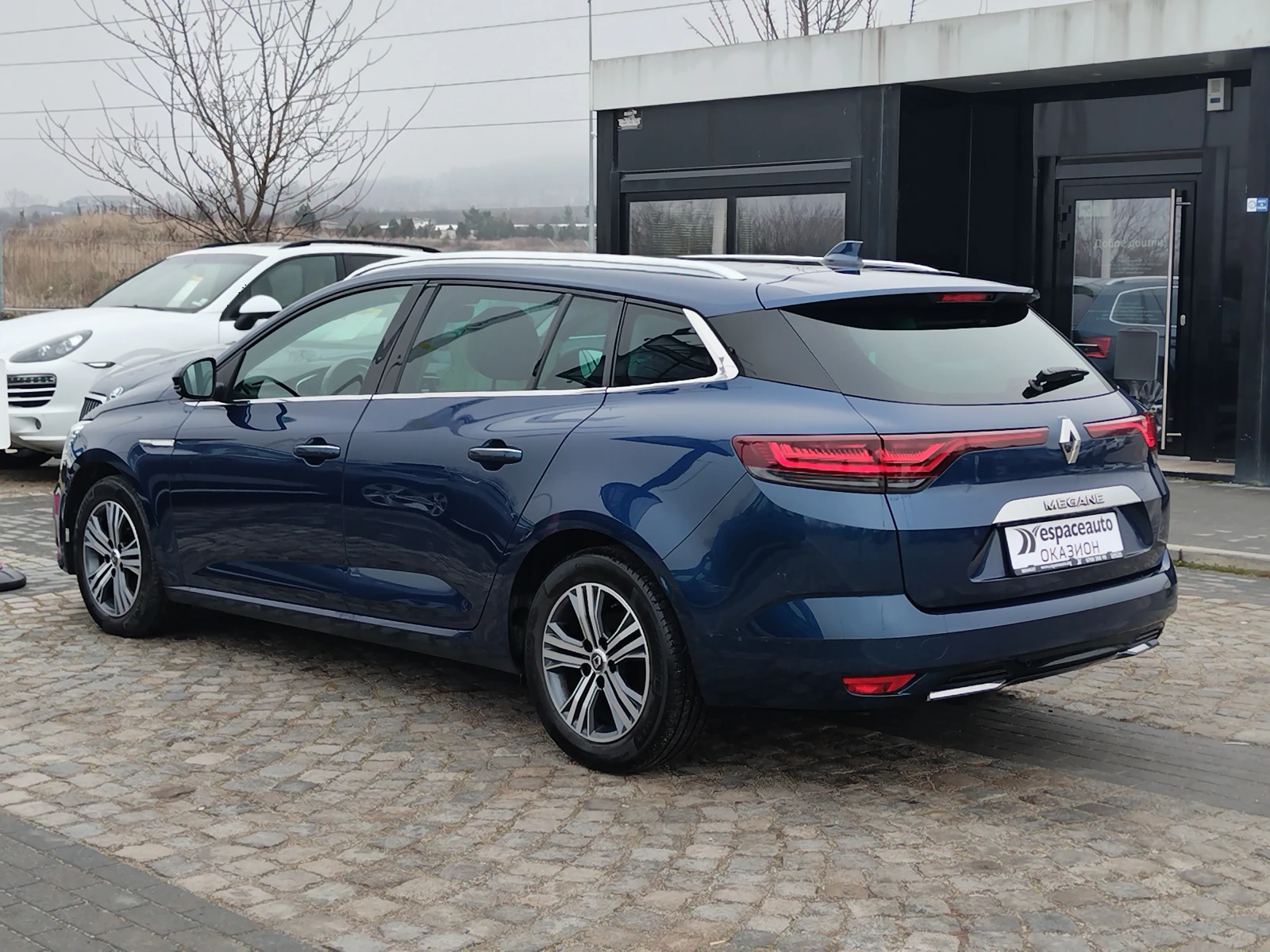 Renault Megane Intens 1.5 dCi 115 к.с./ EDC - изображение 8