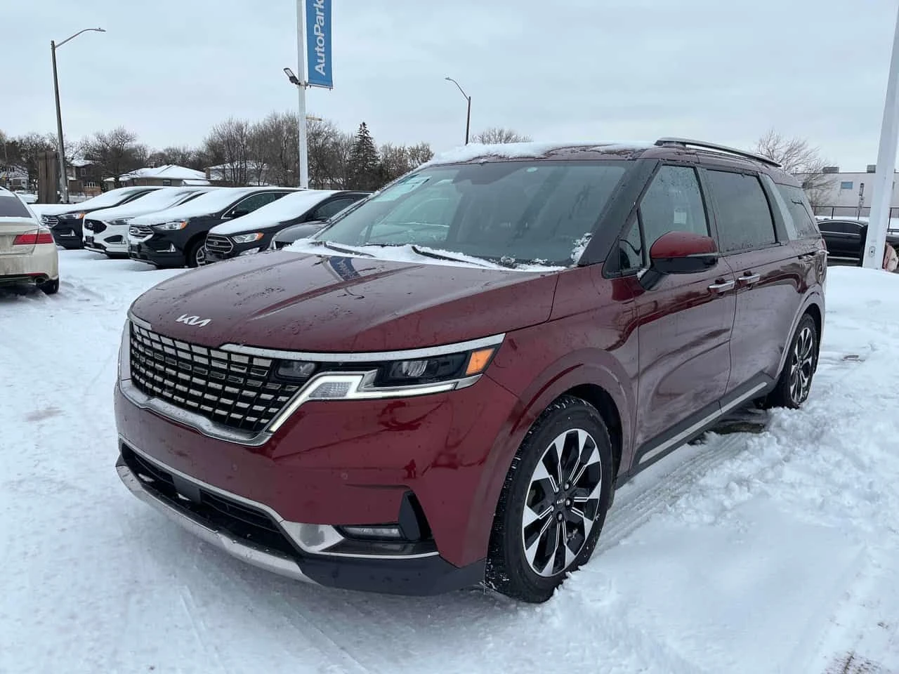 Kia Carnival * FWD * CARFAX * ������ * ������� * CARPLAY | Mobile.bg � ����������� 1