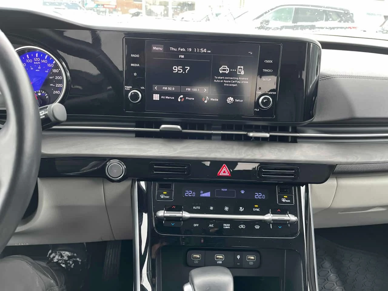 Kia Carnival * FWD * CARFAX * ������ * ������� * CARPLAY | Mobile.bg � ����������� 9