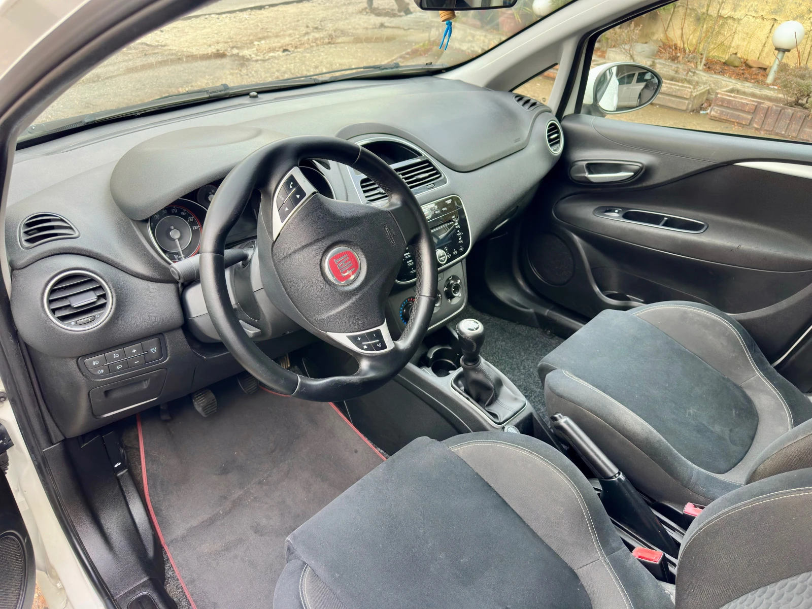 Fiat Punto 1.3 Mjet, снимка 8 - Автомобили и джипове - 53726203