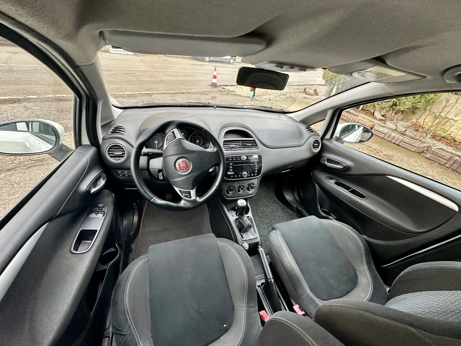 Fiat Punto 1.3 Mjet, снимка 12 - Автомобили и джипове - 53726203