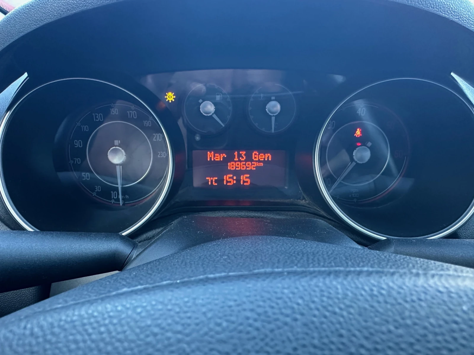 Fiat Punto 1.3 Mjet, снимка 16 - Автомобили и джипове - 53726203