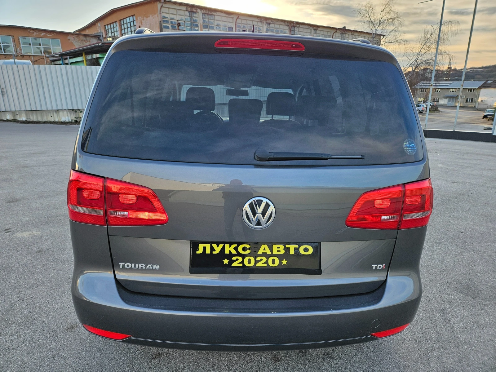 VW Touran 1.6 УНИКАТ 7места - изображение 5