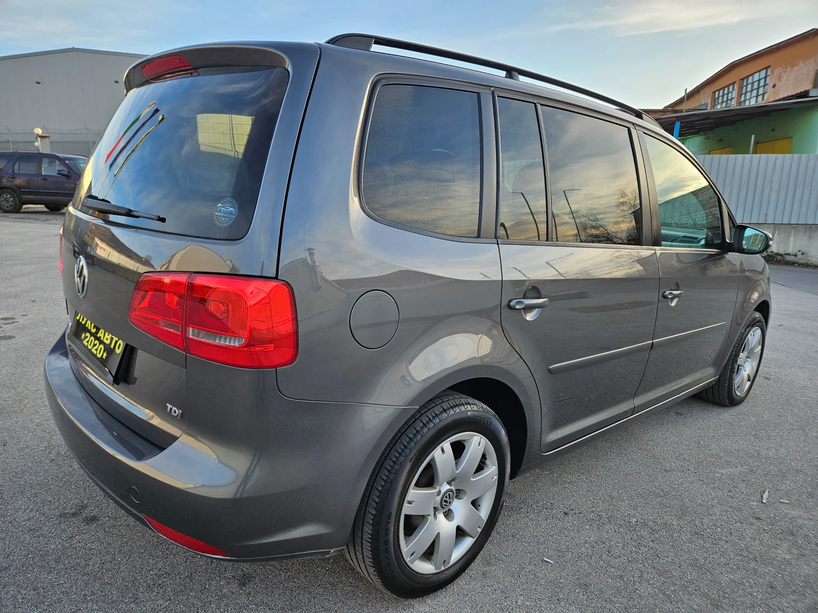 VW Touran 1.6 УНИКАТ 7места - изображение 4