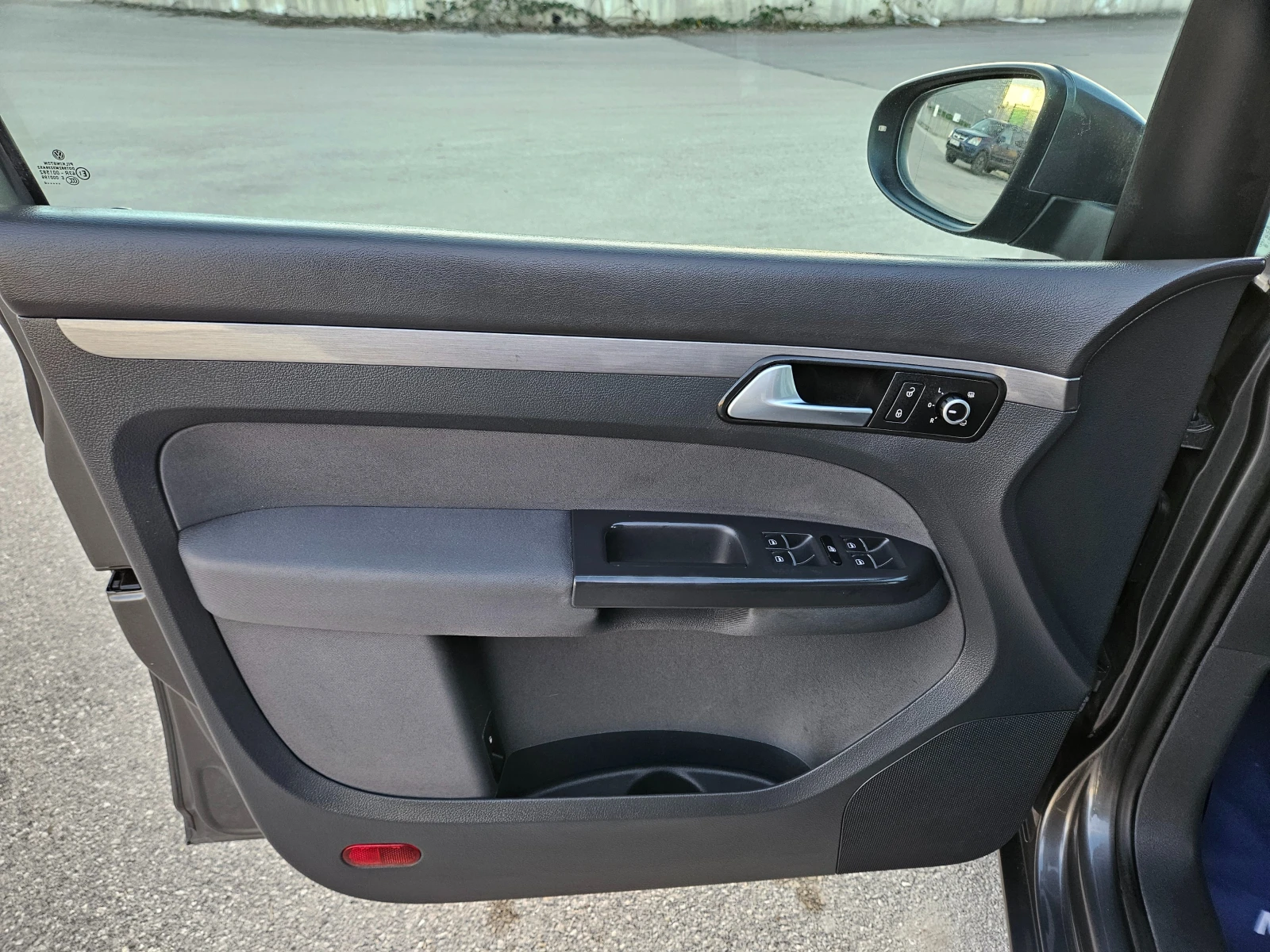 VW Touran 1.6 УНИКАТ 7места - изображение 9