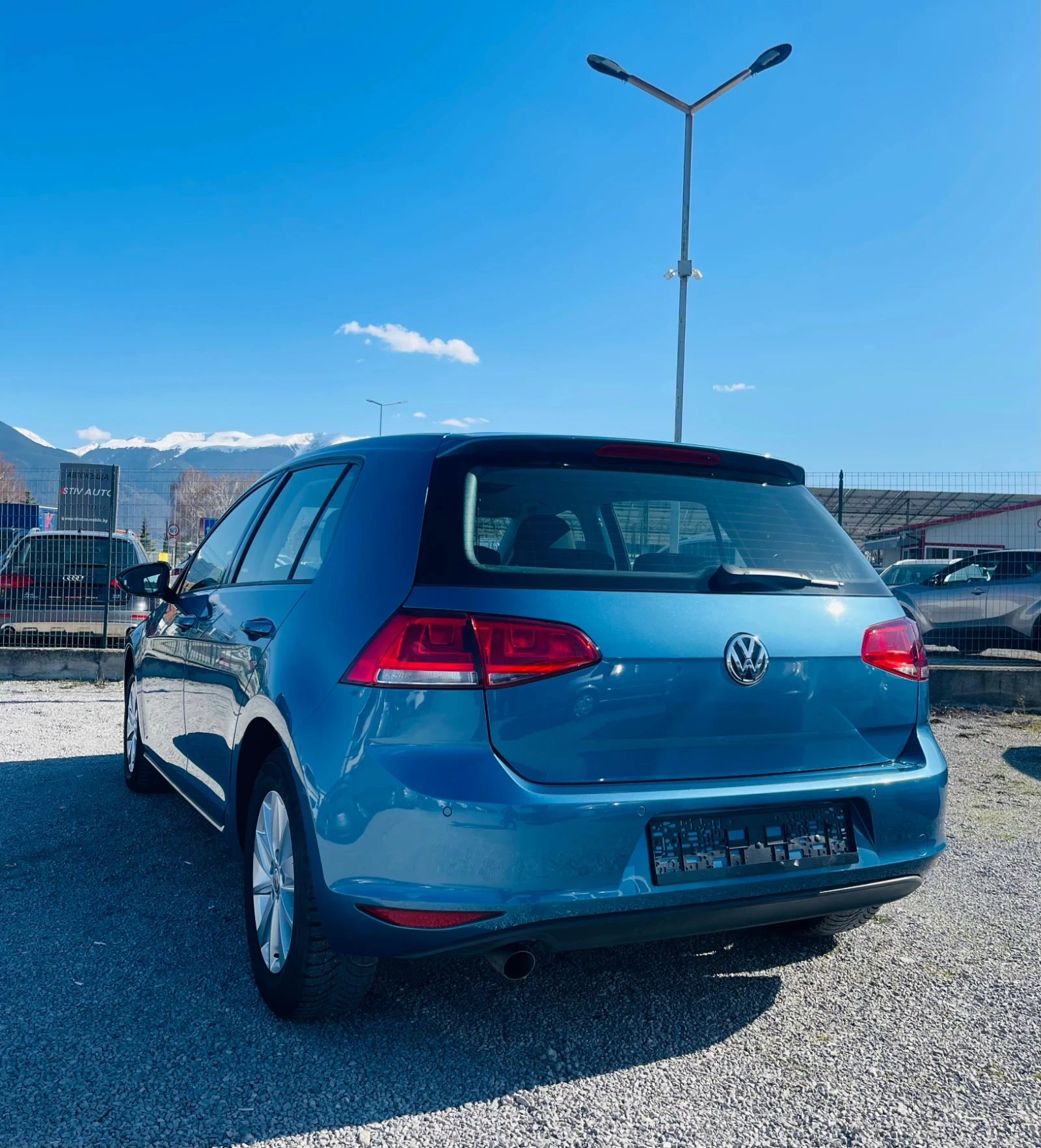 VW Golf 1.6 TDI * Панорама* Дистроник* Сервизна книжка* , снимка 7 - Автомобили и джипове - 53867196