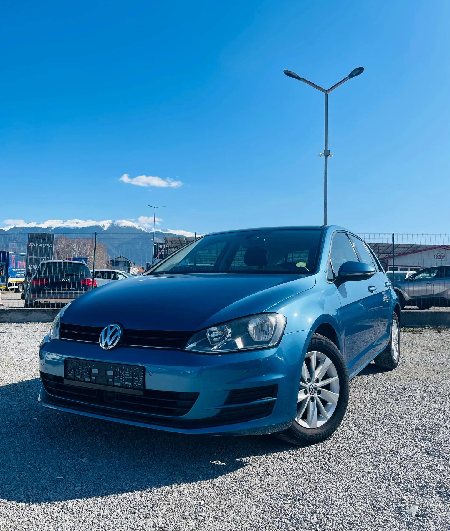 VW Golf 1.6 TDI * Панорама* Дистроник* Сервизна книжка* 