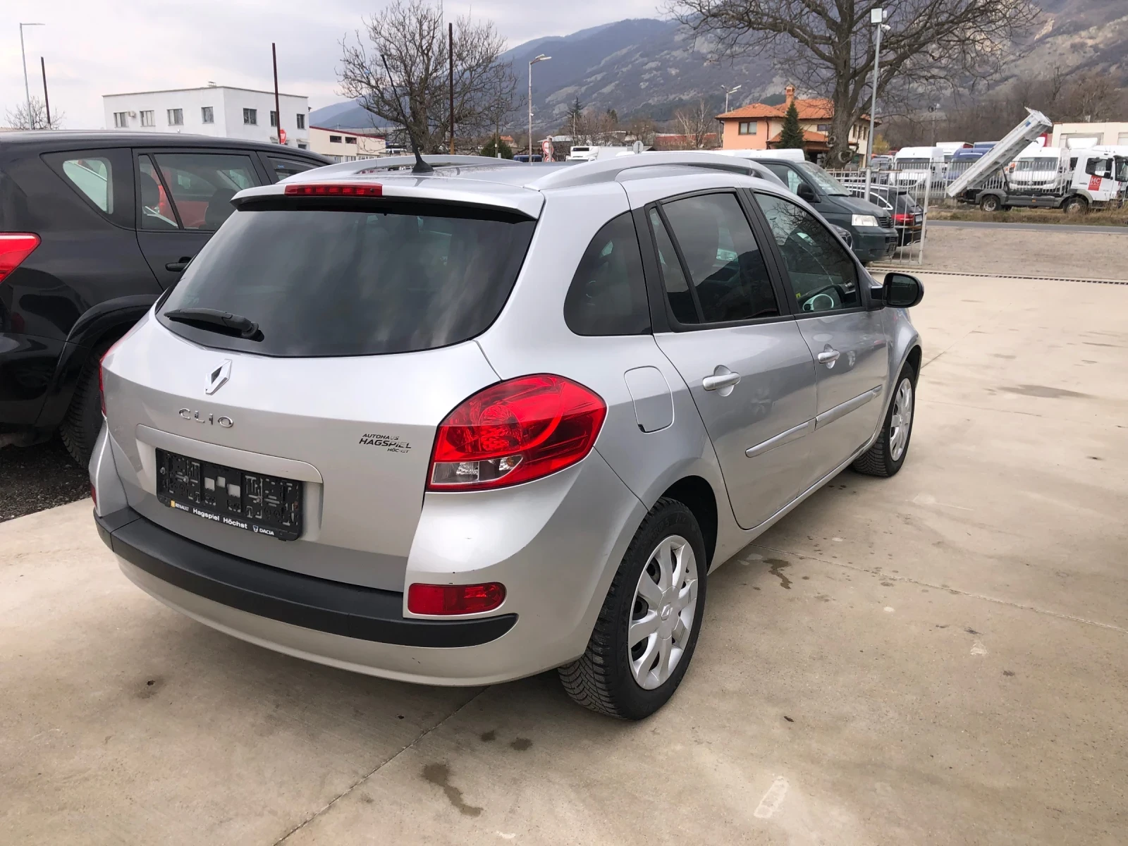 Renault Clio, снимка 4 - Автомобили и джипове - 53891312