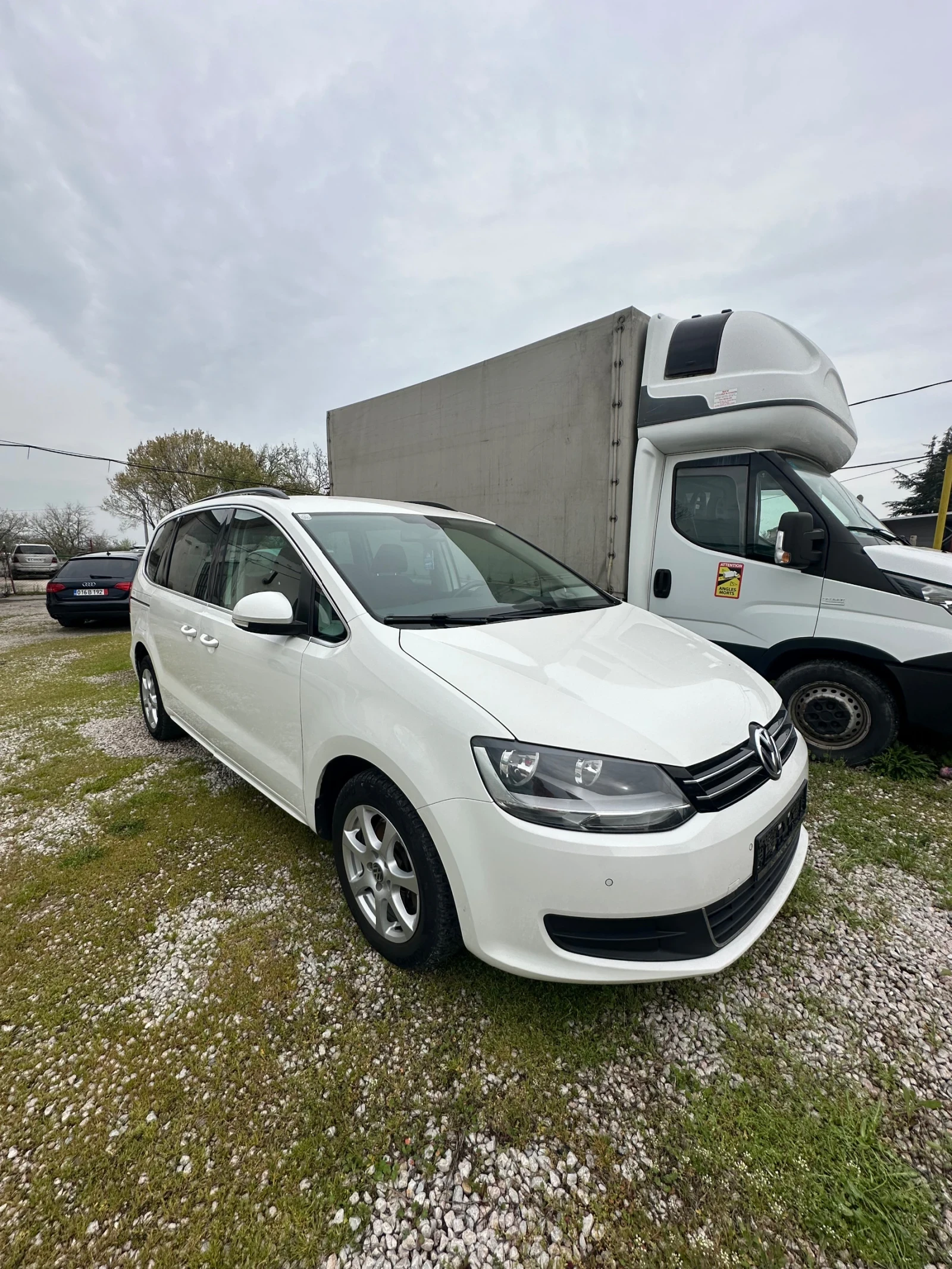 VW Sharan 2.0TFI140ксDSG, снимка 2 - Автомобили и джипове - 54203323