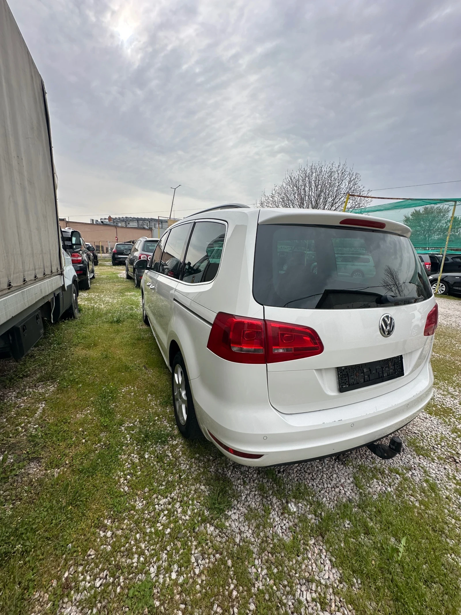 VW Sharan 2.0TFI140ксDSG, снимка 5 - Автомобили и джипове - 54203323
