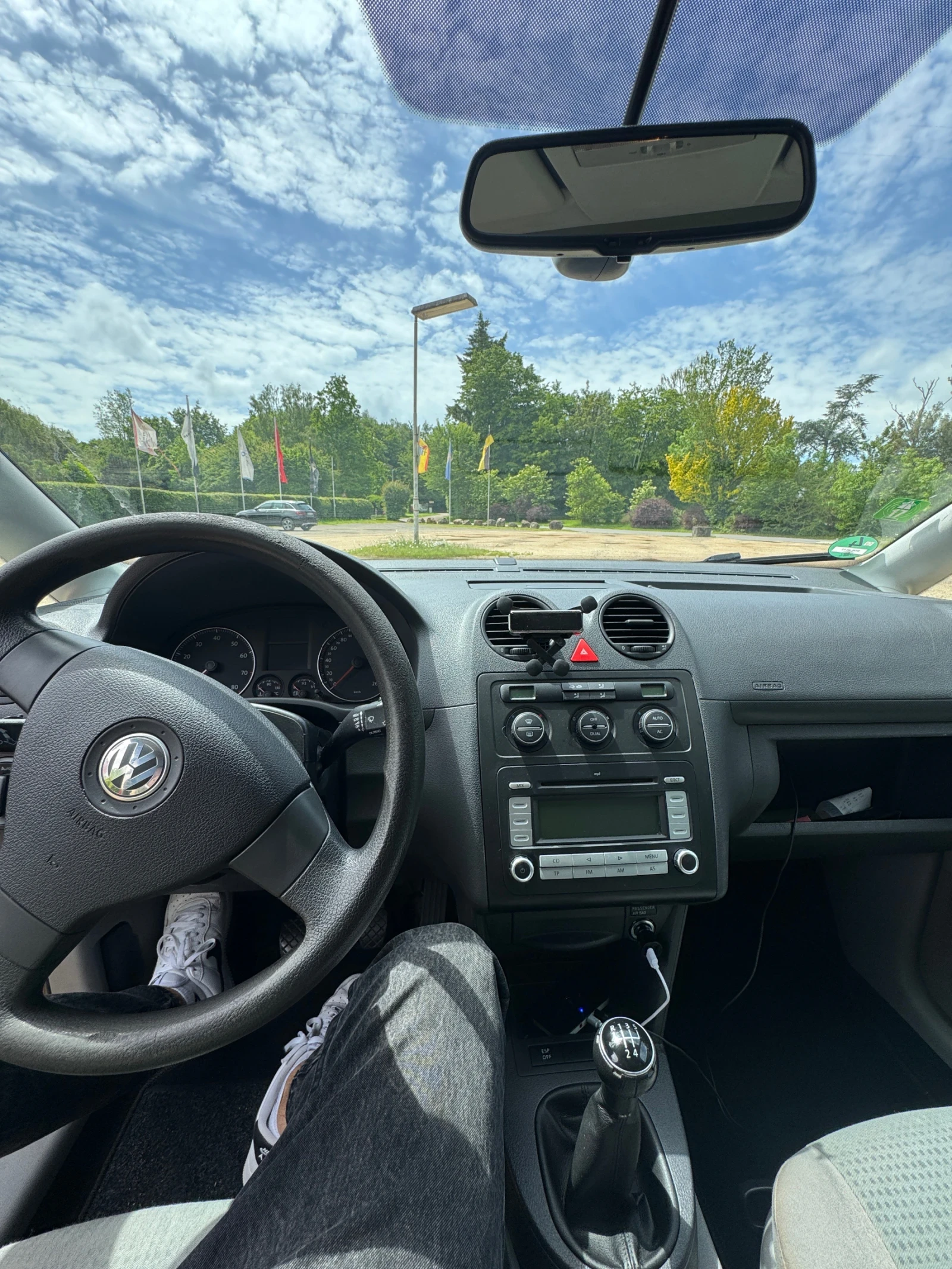 VW Caddy, снимка 13 - Автомобили и джипове - 54635195