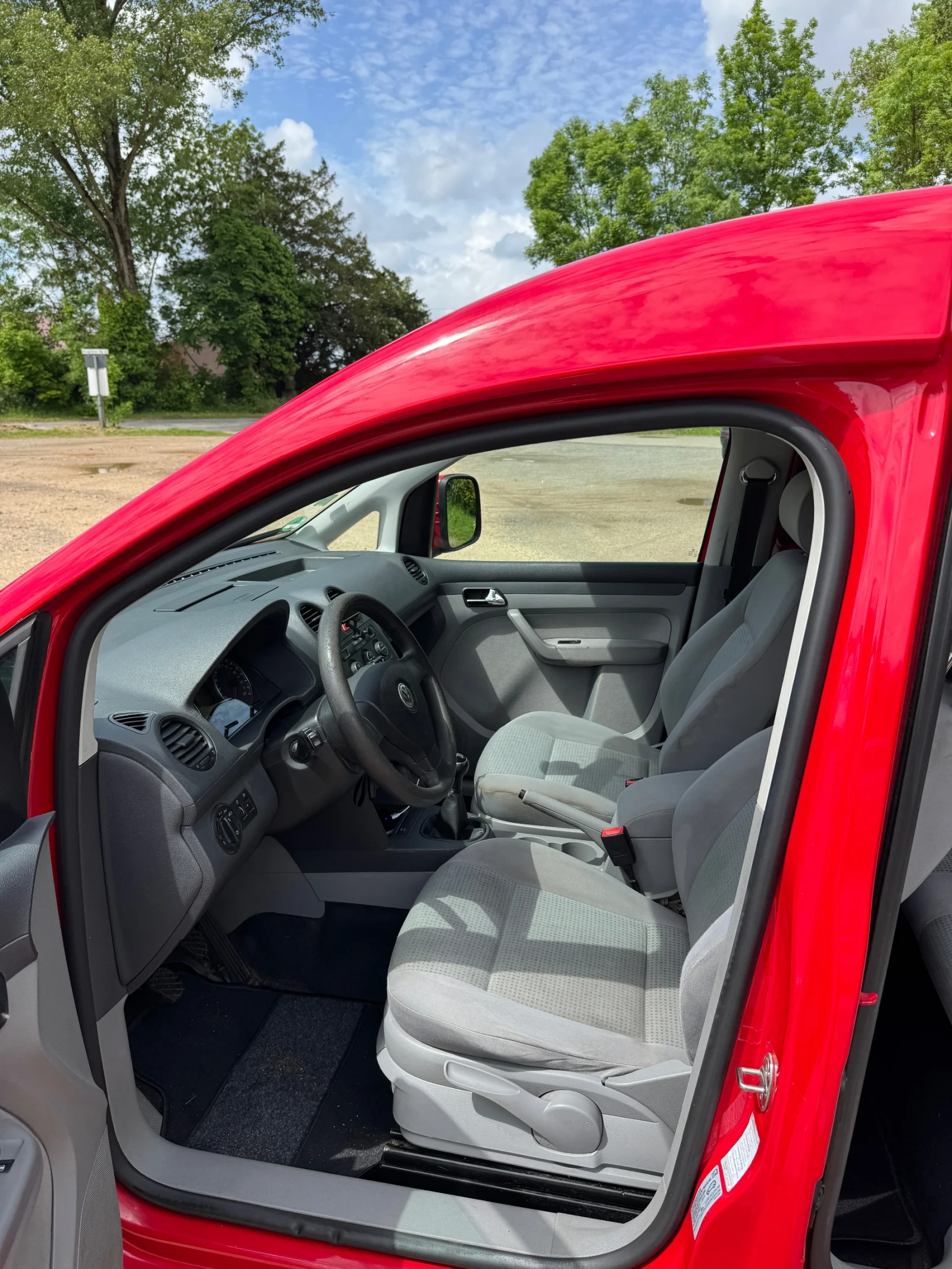 VW Caddy, снимка 9 - Автомобили и джипове - 54635195