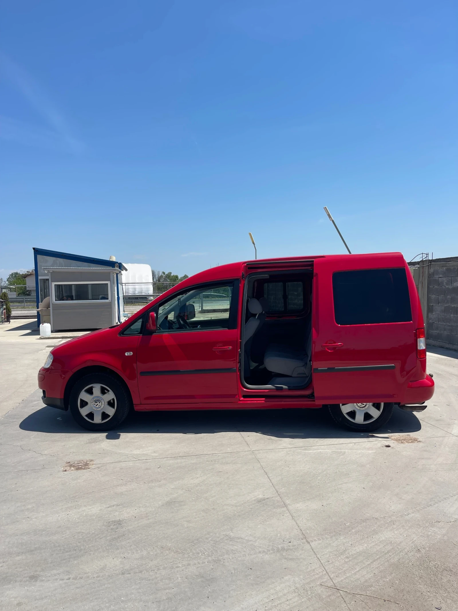 VW Caddy, снимка 9 - Автомобили и джипове - 54708286