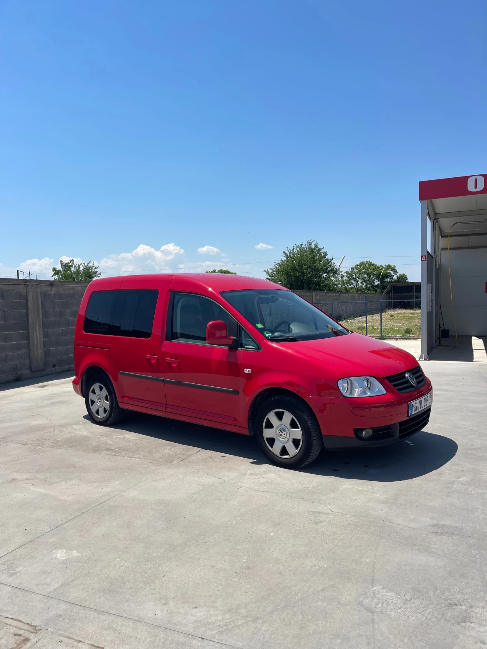 VW Caddy, снимка 2 - Автомобили и джипове - 54708286