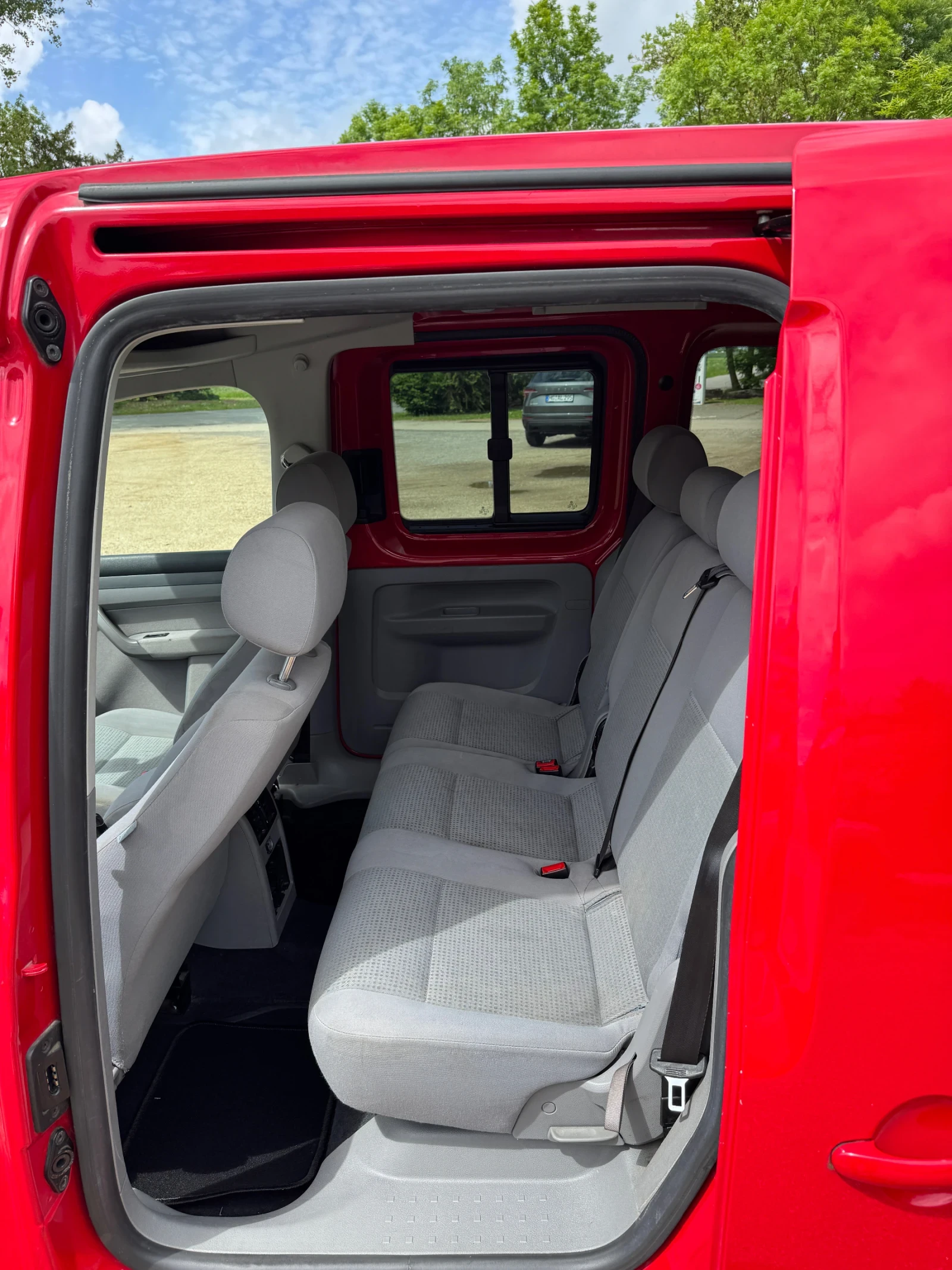 VW Caddy, снимка 8 - Автомобили и джипове - 54635195