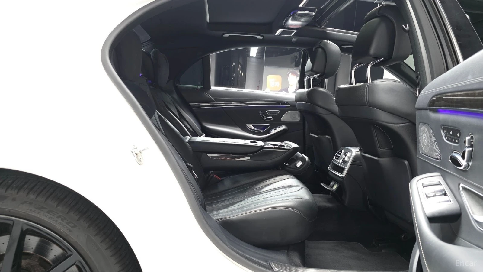 Mercedes-Benz S 63 AMG 4MATIC* КОЖА* НАВИ* ПАНО* 360, снимка 9 - Автомобили и джипове - 55468099