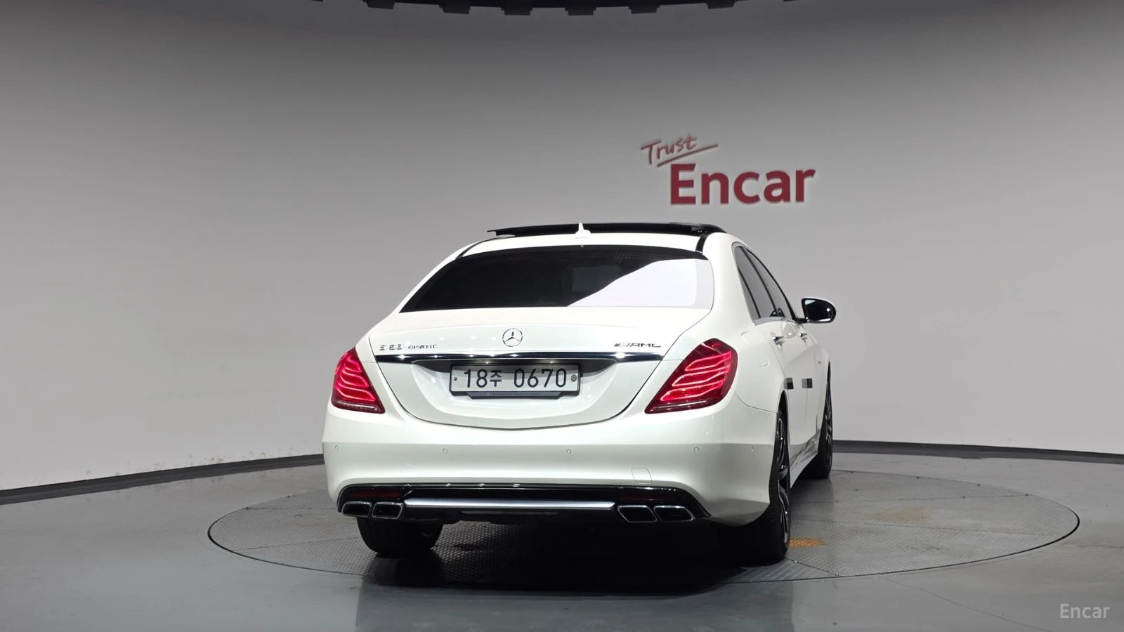 Mercedes-Benz S 63 AMG 4MATIC* КОЖА* НАВИ* ПАНО* 360, снимка 4 - Автомобили и джипове - 55468099