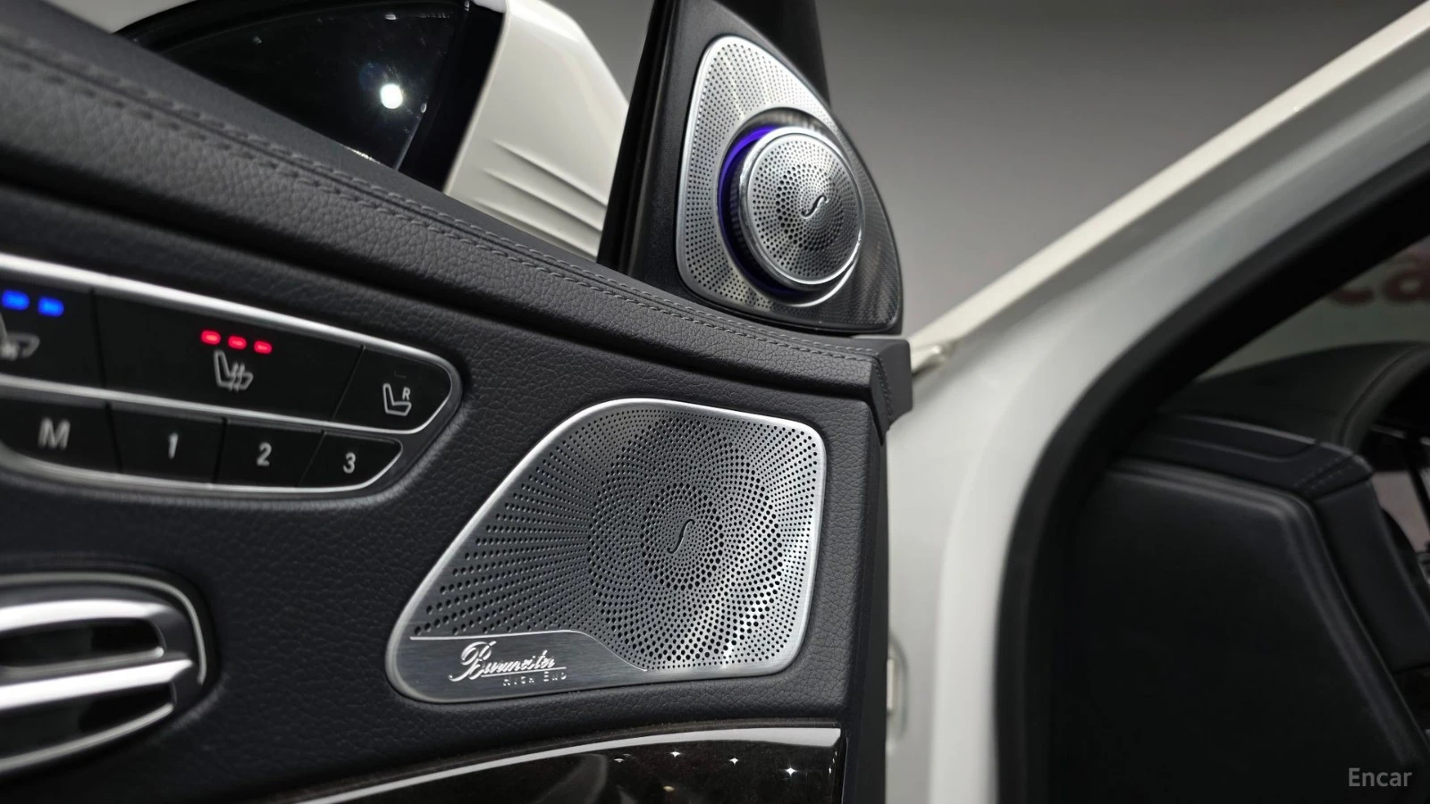 Mercedes-Benz S 63 AMG 4MATIC* КОЖА* НАВИ* ПАНО* 360, снимка 15 - Автомобили и джипове - 55468099
