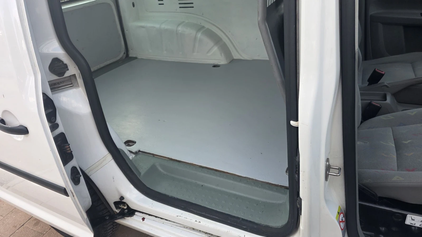 VW Caddy 2, 0 фабричен метан, снимка 7 - Автомобили и джипове - 55845269