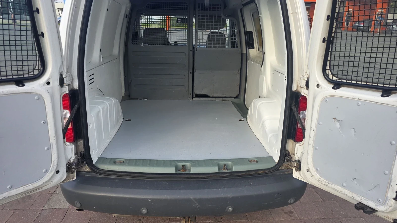 VW Caddy 2, 0 фабричен метан, снимка 6 - Автомобили и джипове - 55845269