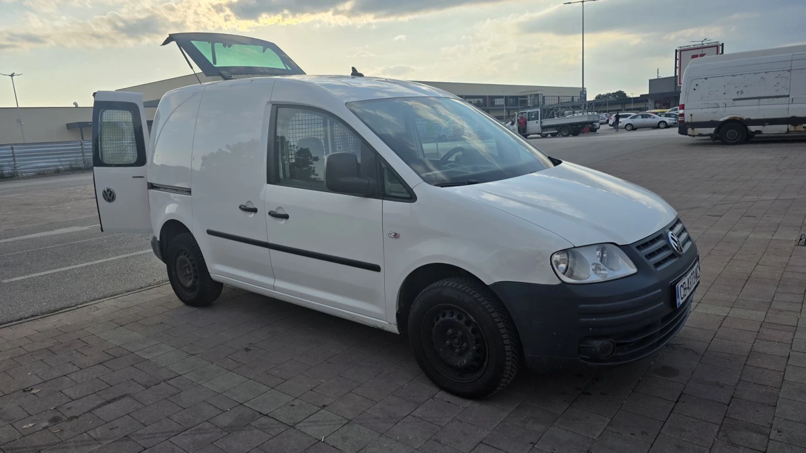 VW Caddy 2, 0 фабричен метан, снимка 4 - Автомобили и джипове - 55845269
