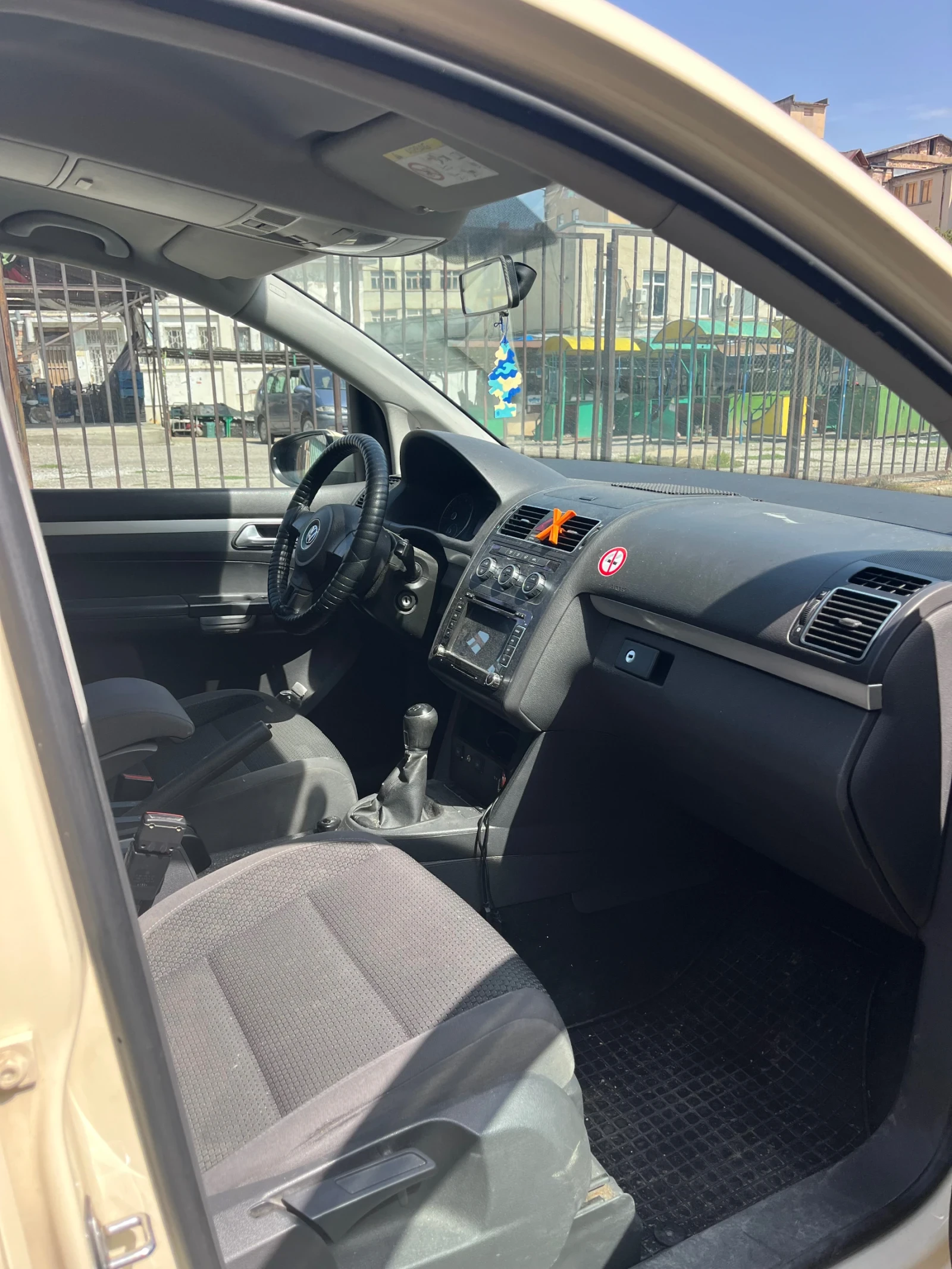 VW Touran, снимка 8 - Автомобили и джипове - 55876690