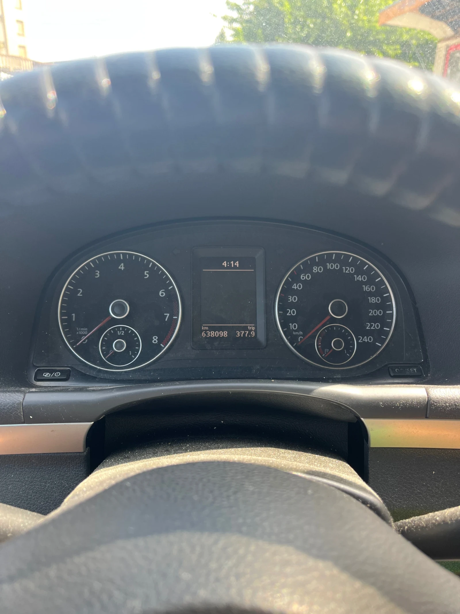 VW Touran, снимка 10 - Автомобили и джипове - 55876690