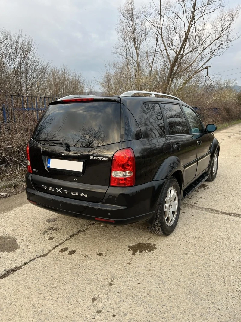 SsangYong Rexton, снимка 4 - Автомобили и джипове - 45289359