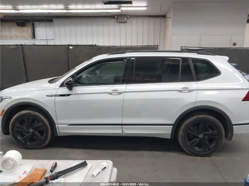 VW Tiguan R-LINE BLACK, снимка 4 - Автомобили и джипове - 52755528