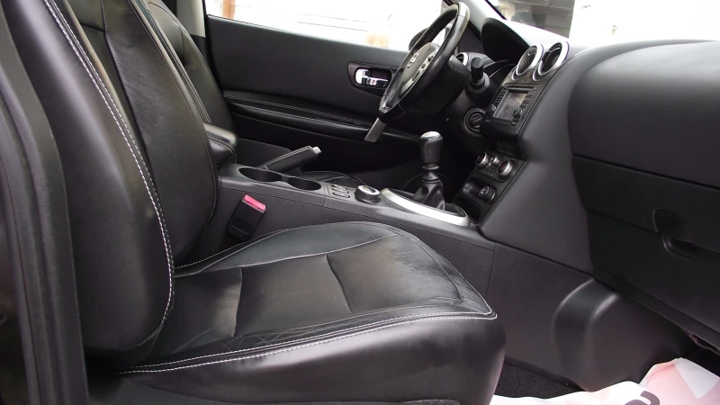 Nissan Qashqai 1.6.d.130.k.c.4x4.7.МЕСТЕН., снимка 15 - Автомобили и джипове - 53559457