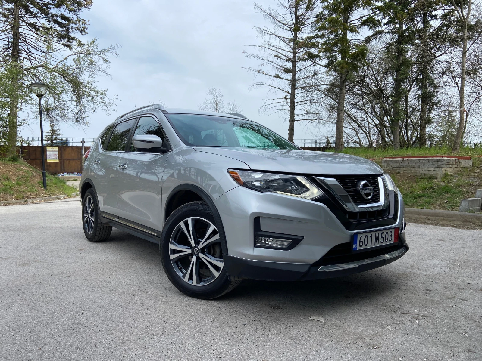 Nissan Rogue - [1] 