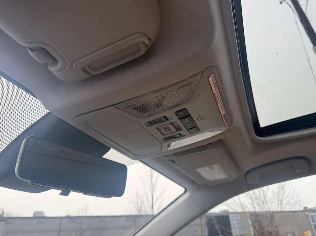 Toyota Rav4 * Limited * 2 КЛЮЧА * КОМПЛЕКТ ГУМИ * ПОДГРЕВ, снимка 17 - Автомобили и джипове - 54158544