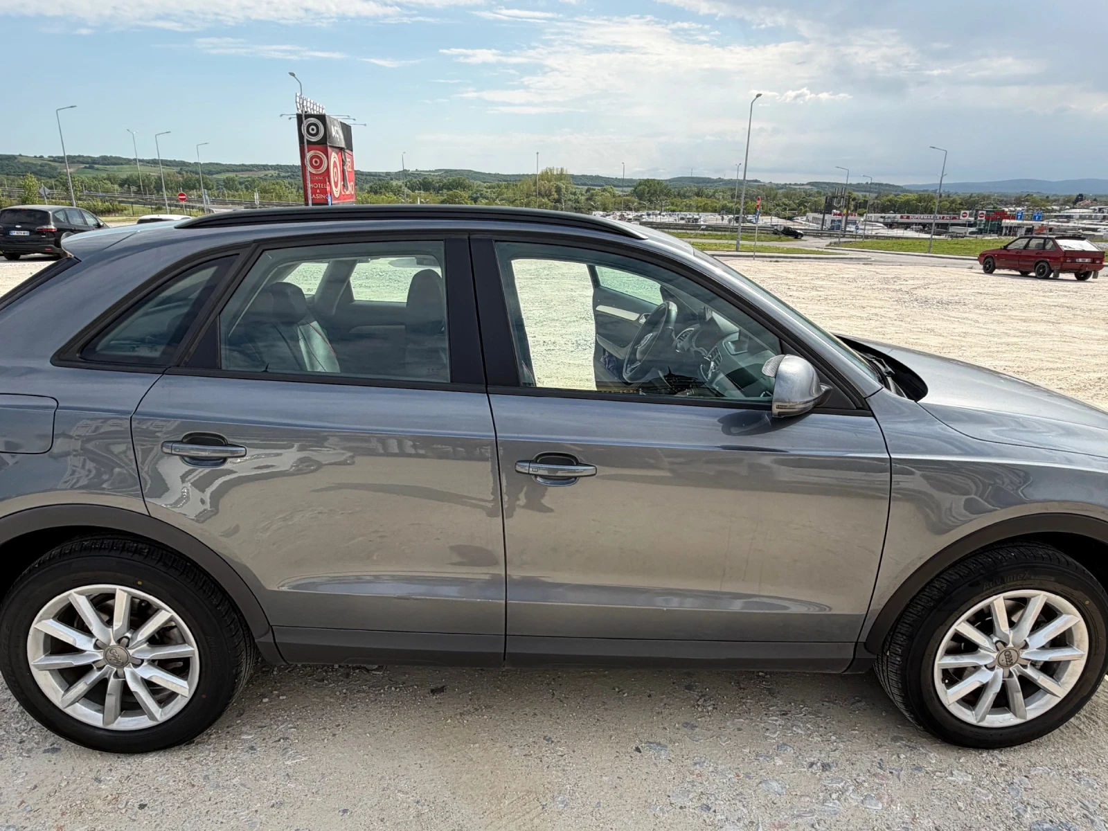 Audi Q3, снимка 2 - Автомобили и джипове - 54436248