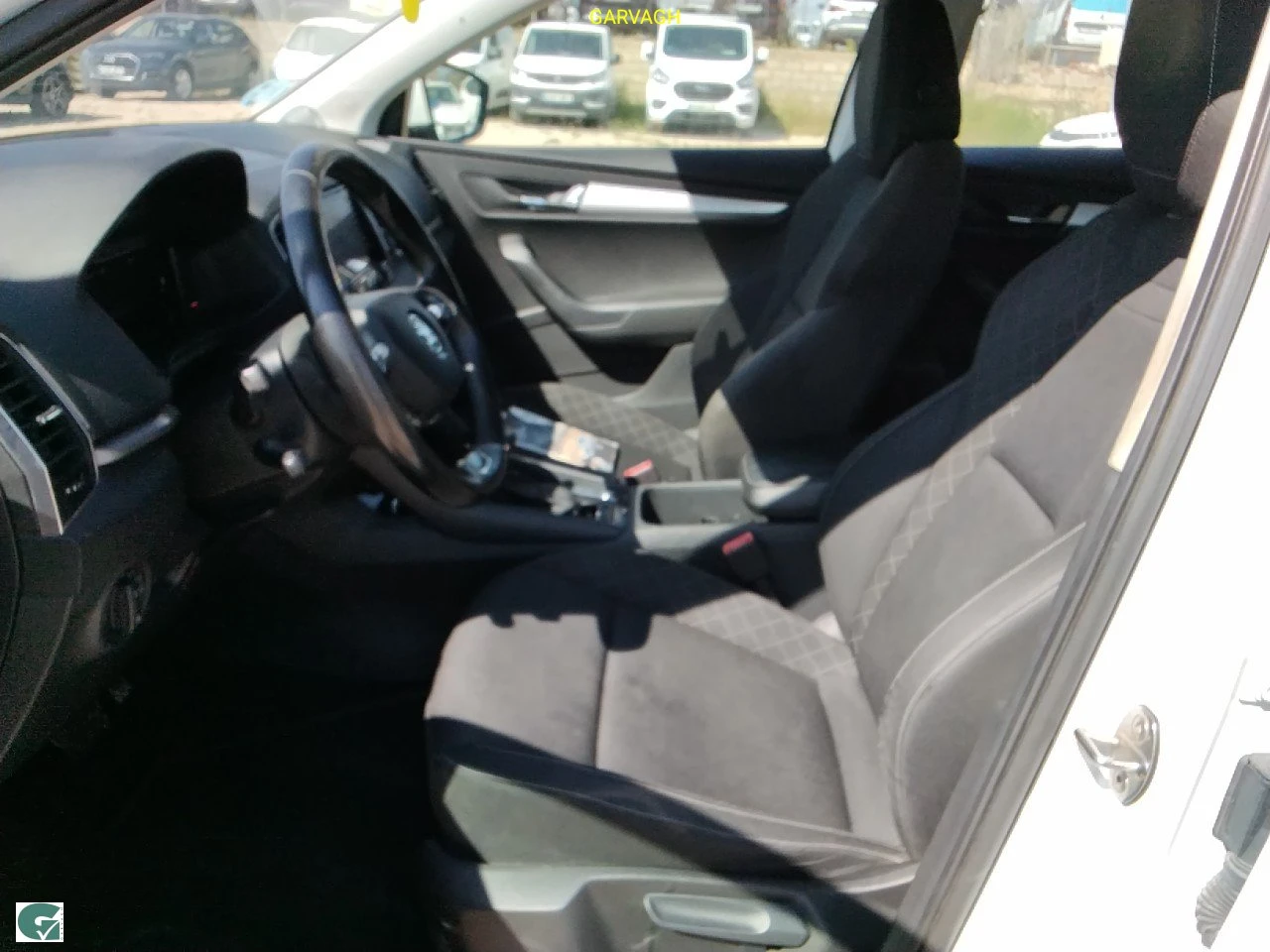 Skoda Karoq 2.0tdi 4x4 150hp автоматик, дигитална, снимка 5 - Автомобили и джипове - 54644214