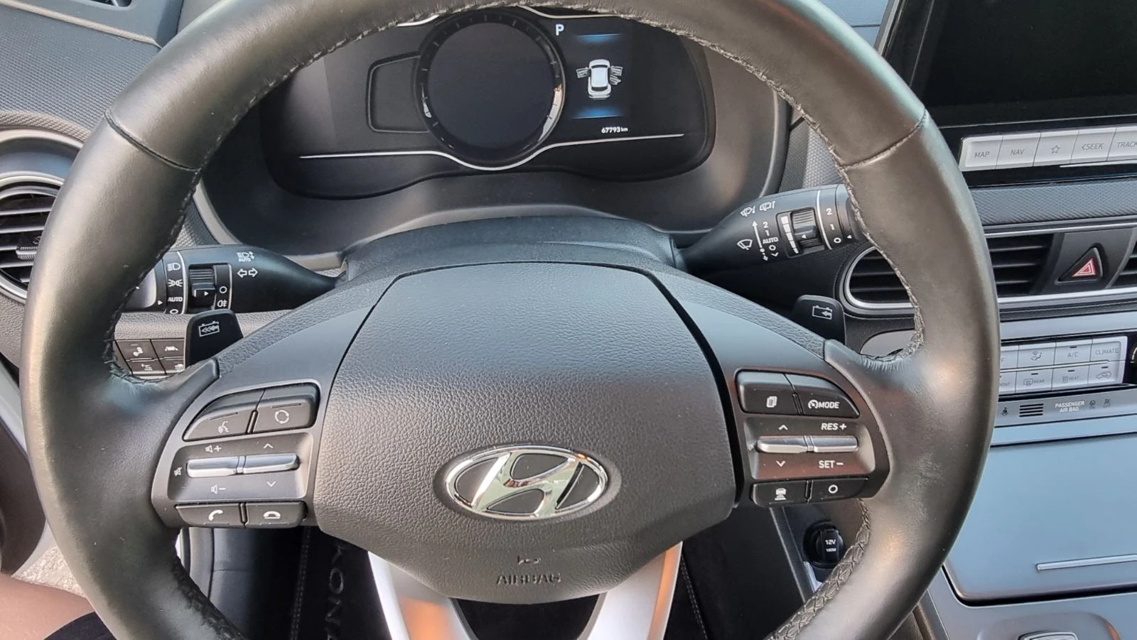Hyundai Kona 64 kWh/Premium/2022/SOH 100%/KRELL, снимка 8 - Автомобили и джипове - 54858695