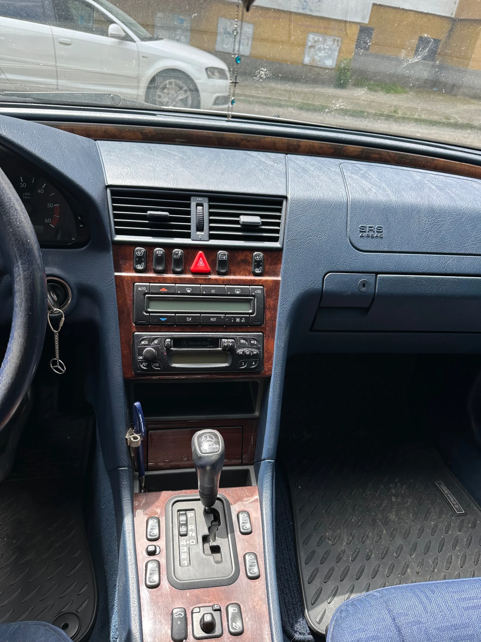 Mercedes-Benz C 250, снимка 10 - Автомобили и джипове - 55345443