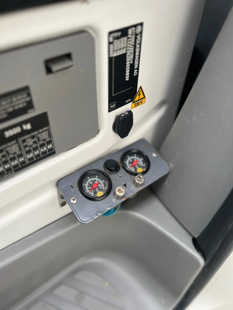 VW Crafter Хладилен / 2014г. / Климатроник, снимка 13 - Бусове и автобуси - 52889517