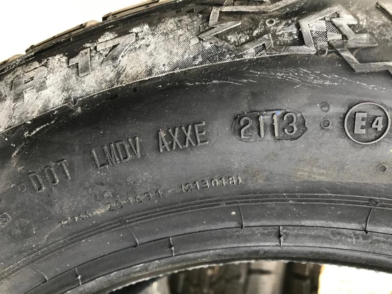 Гуми Зимни 245/55R17, снимка 4 - Гуми и джанти - 30160338