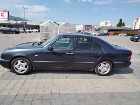 Mercedes-Benz E 200 2.0, снимка 5