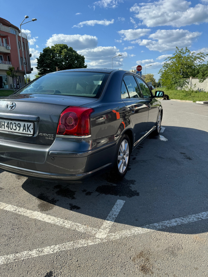 Toyota Avensis 2.2 D4D, снимка 4 - Автомобили и джипове - 46277076