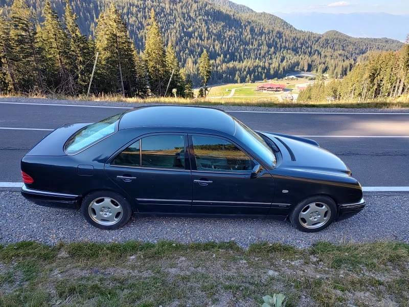 Mercedes-Benz E 200 2.0, снимка 4 - Автомобили и джипове - 47132146