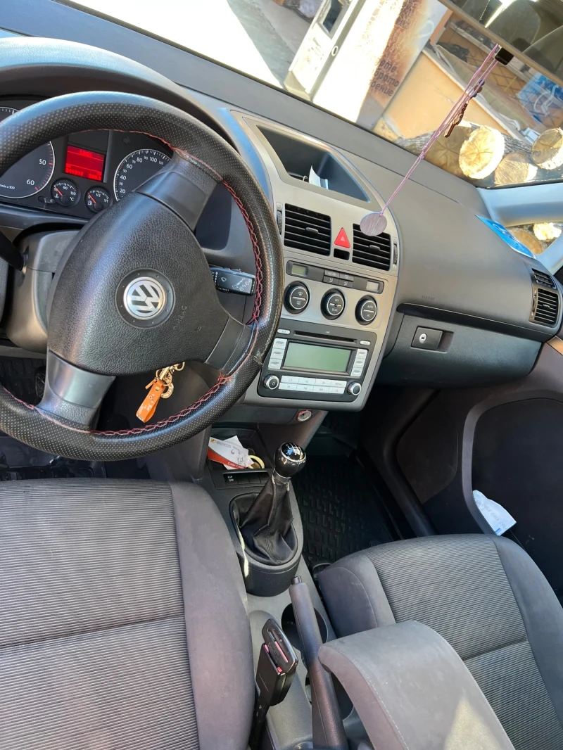 VW Touran, снимка 4 - Автомобили и джипове - 48614232