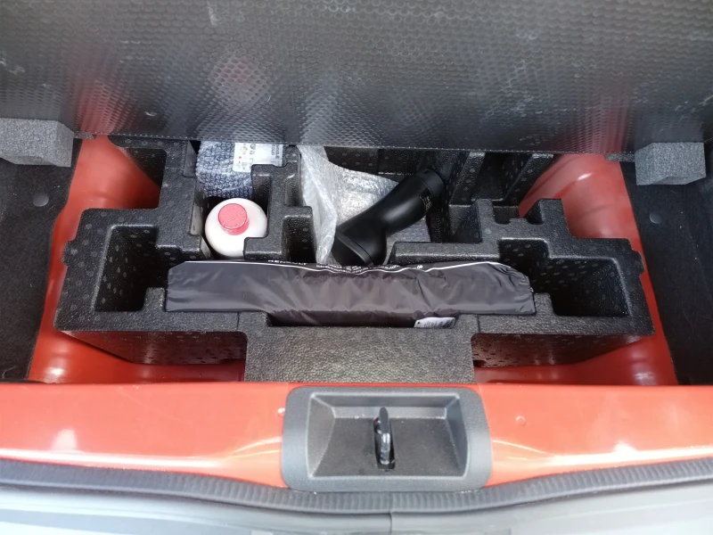 Dacia Spring Extreme 2370km, снимка 15 - Автомобили и джипове - 52250630