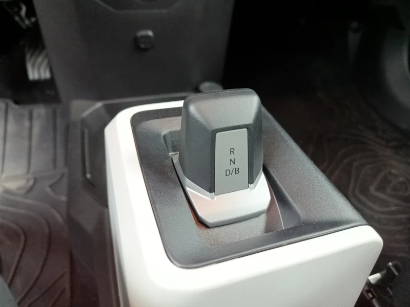 Dacia Spring Extreme 2370km, снимка 12 - Автомобили и джипове - 52250630