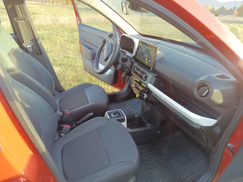 Dacia Spring Extreme 2370km, снимка 8 - Автомобили и джипове - 52250630
