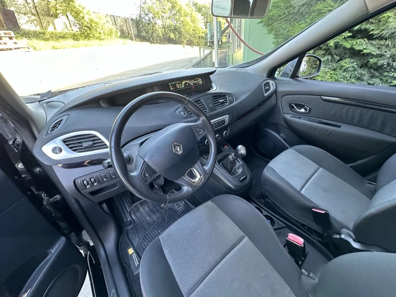 Renault Megane, снимка 2 - Автомобили и джипове - 52277195