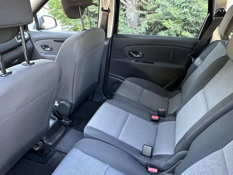 Renault Megane, снимка 5 - Автомобили и джипове - 52277195